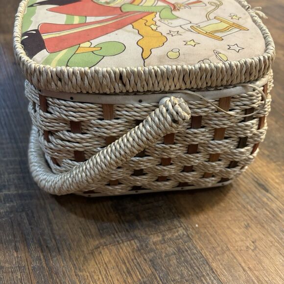 Vintage 1970s Belding Corticelli Sewing Basket Peter Max Style Print - Picture 7 of 13